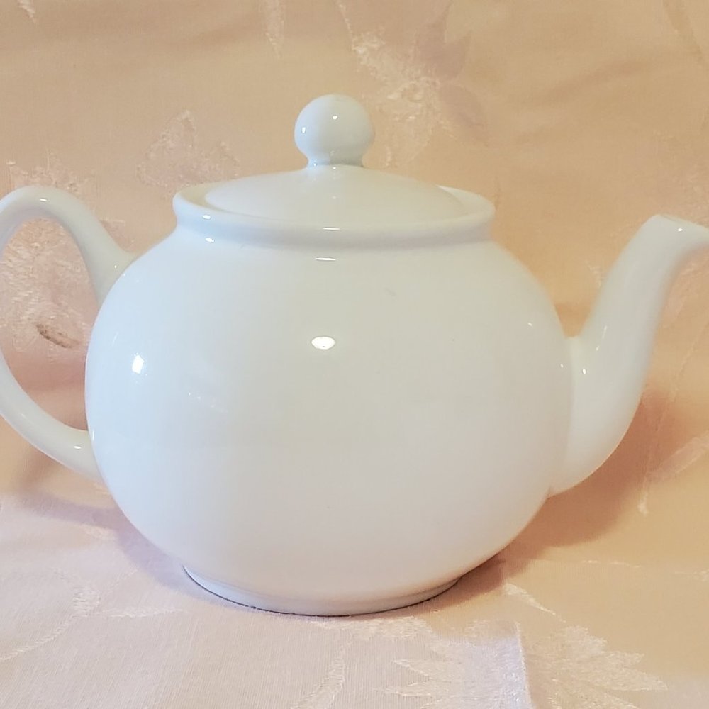 White Ceramic Tea Pot